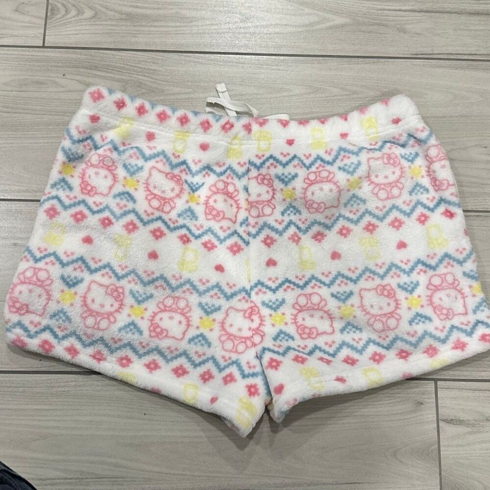 NWOT Sanrio Hello Kitty spring Easter themed fuzzy pajama shorts size large - Picture 6 of 6